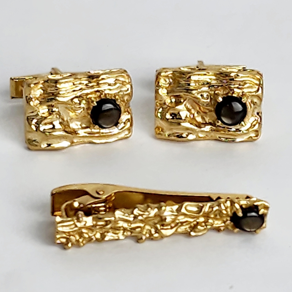 Set of 14K Yellow Gold Black Star Sapphire Rectangle Nugget Cufflinks & Tie Clip